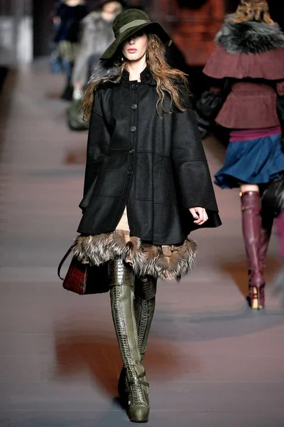 Look 4